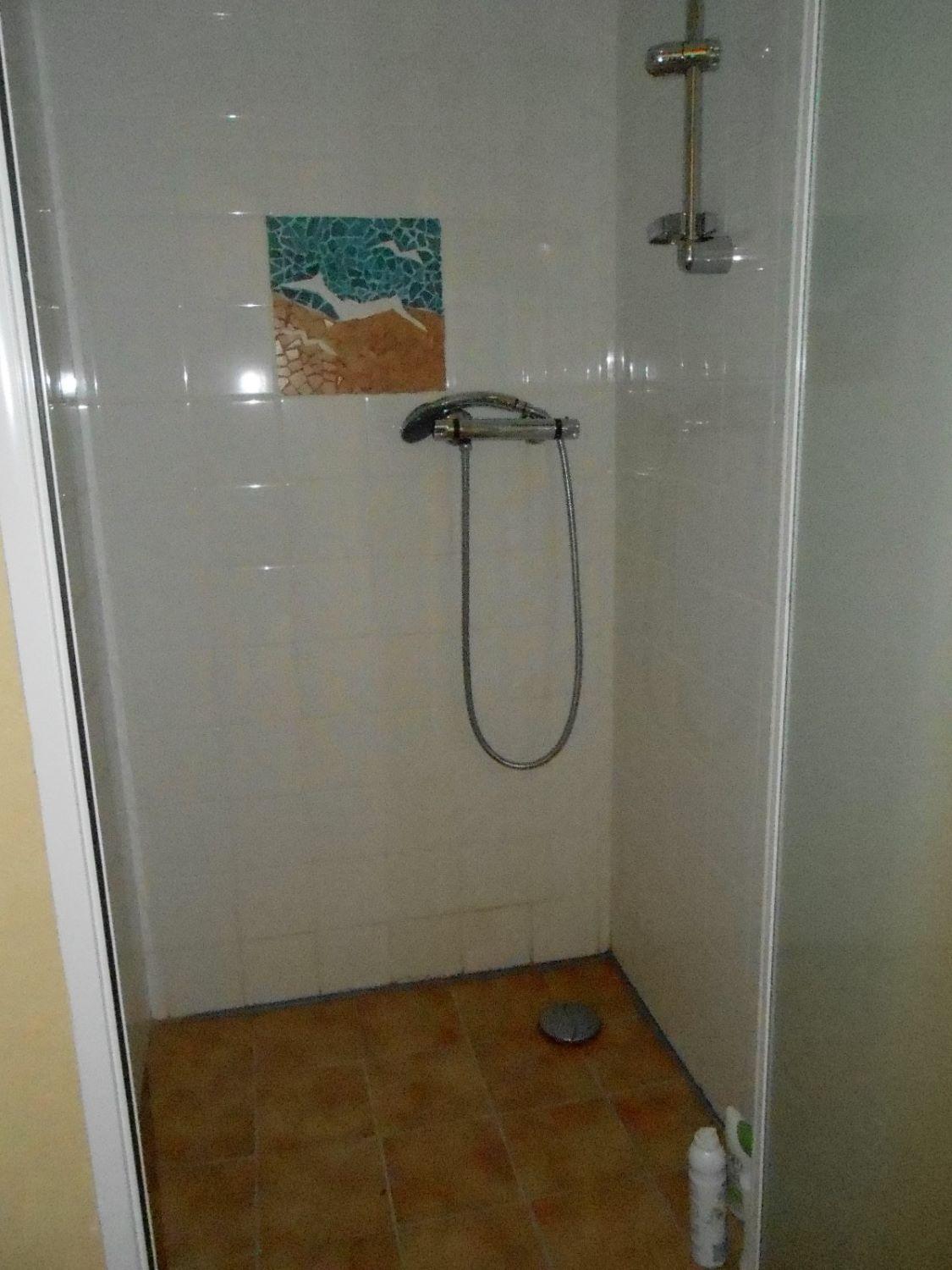 pièce douche séparée