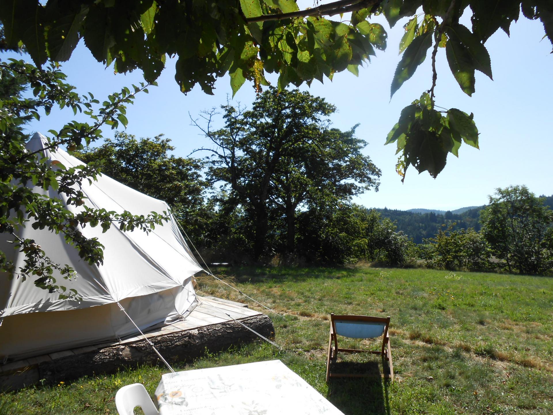 Relais étape Ardèche gîte tente, accueil âne cheval, gîte d'étape ardèche, camping ardèche, camping Chalencon, gite chalencon